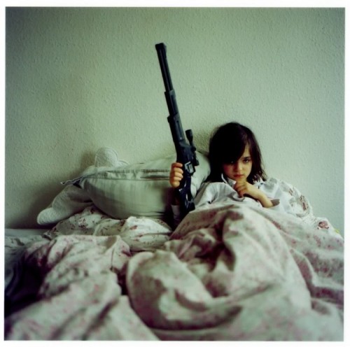 【100万PV突破記念】銃を持った幼女～可愛い女の子の画像54枚 